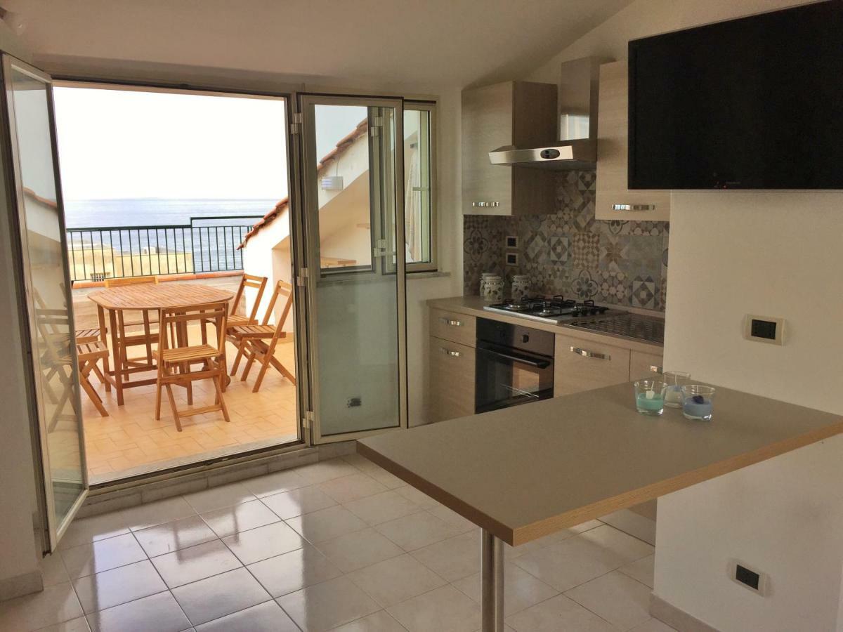Suite Sul Mare Mascali Bagian luar foto