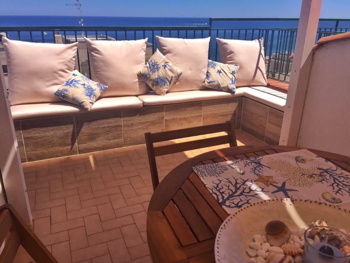 Suite Sul Mare Mascali Bagian luar foto