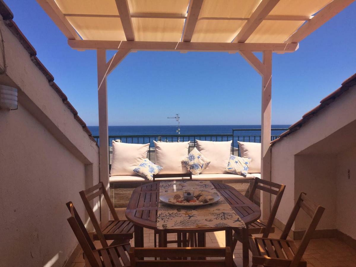 Suite Sul Mare Mascali Bagian luar foto